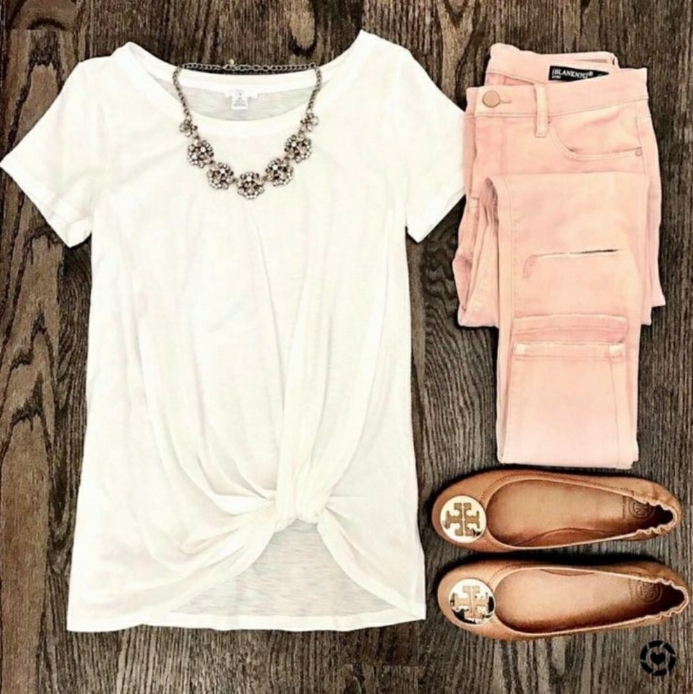 NWOT White Knotted Front Tee
